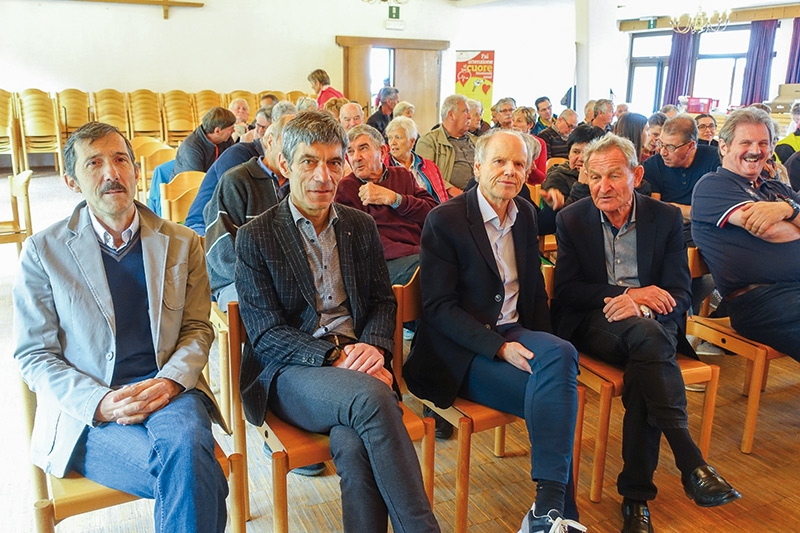 v.l.: die Ärzte Helmuth Weiss, Kurt Habicher, Stefan Waldner; Landesvorstandsmitglied Franz Bauer; Gründungsmitglied „Verein Südtiroler Herzstiftung“ Herbert Alber.
