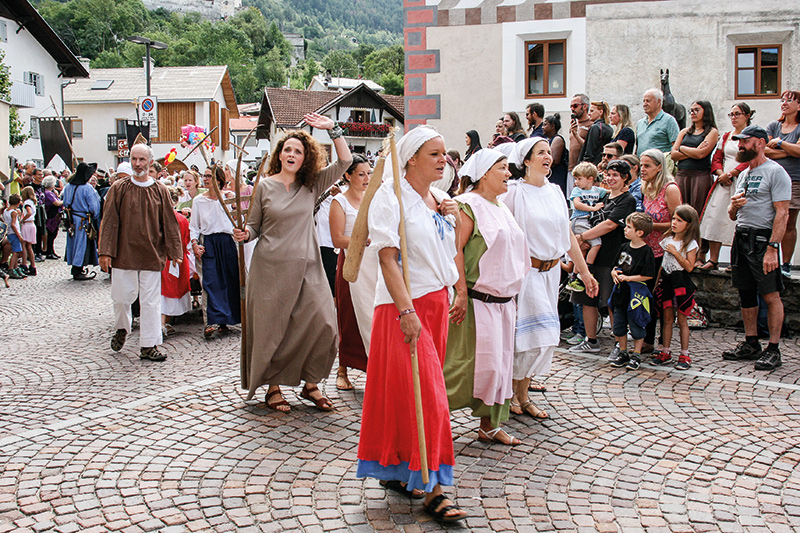 „Volk zu Schluderns“ beim Umzug
