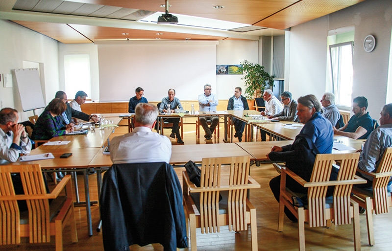 Der übergemeindliche Polizeidienst, der vom Generalsekretär der Bezirksgemeinschaft Urban Rinner koordiniert wird, sorgt für lebhafte Debatten im Bezirksrat