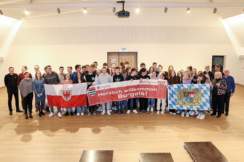 Der Schüleraustausch zwischen dem Gymnasium von Beilngries, Partnerstadt von Burgeis, und der Fachschule für Land- und Forstwirtschaft Burgeis und dem OSZ Mals. Die Schüler:innen und Begleitpersonen haben wertvolles Wissen und schöne Erfahrungen gesammelt und neue Freundschaften geschlossen.