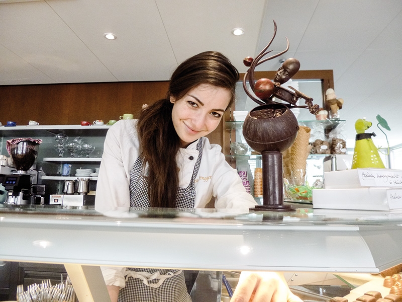 Gerne ziehe ich mich in die Konditorei zurück, um meiner Passion zu folgen. Greta, die Konditorin