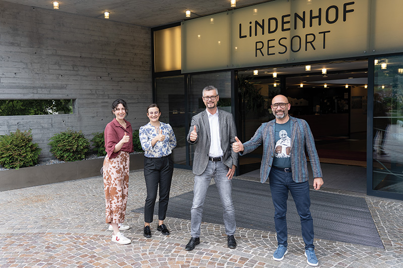 v. l.: Emma Nischler, Chiara Nischler, Uwe Hackl MBA und Joachim Nischler.