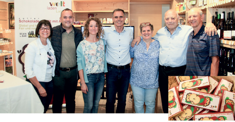 v. l.: Birgit Theiner, BM Mauro Dalla Barba, Brigitte Gritsch, Richard Theiner, Doloroes Stecher, Alt-LH Luis Durnwalder und Engelbert Fischer bei der Schokoladenvorstellung in Latsch
