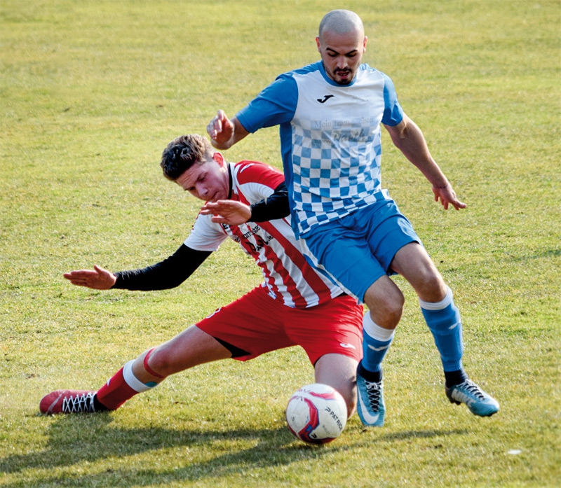 Der Titel ist für Schluderns (blau-weiß) zum Greifen nah