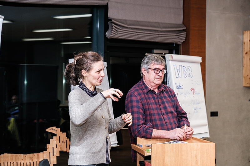 Für Martina Hellrigl und Peter Grassl geht ein lang gehegter Wunsch in Erfüllung: der Verkauf selbst produzierter Bio-Produkte im gepflegten Ambiente eines eigenen Bistros.