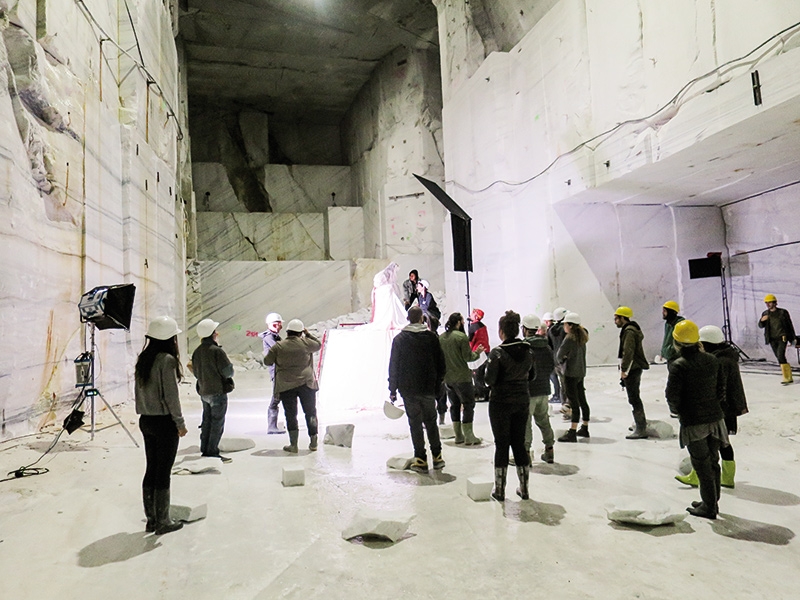 Die Musikband „Drahthaus“ macht ein Musikvideo. Zwei Tage lang wurde dafür im Laaser Marmorbruch gefilmt, 2 Nächte im Calvawald bzw. am Haidersee.   