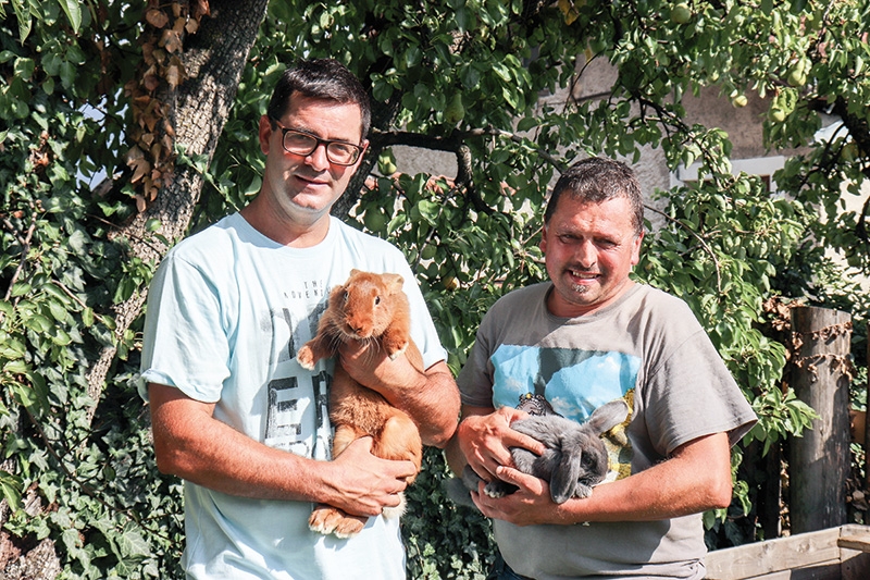 Walter Telser, Präsident und Andreas Dissertori vom Vinschger Kaninchenzuchtverein