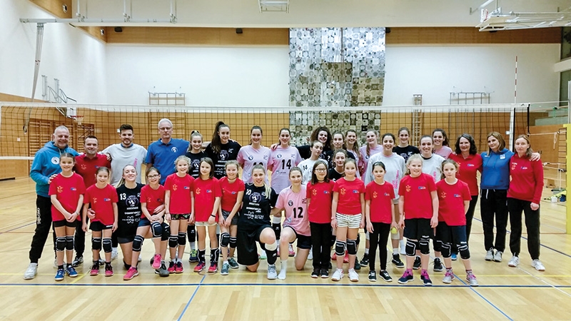 Die Serie B 1 Mannschaft in der Sporthalle des Oberschulzentrums