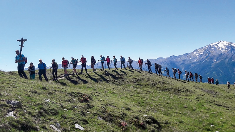 Die traditionelle Wallfahrt von St. Martin im Kofel in Richtung Niederjöchl