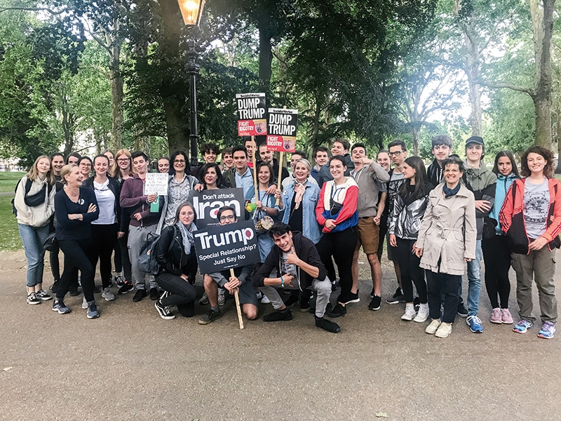 Bei Anti-Trump-Protesten neben dem Buckingham Palast 