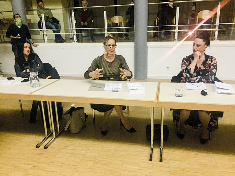 Die derzeitigen Ratsmitglieder der Liste „Zukunft Schlanders Silandro futuro“ v.l.: Michaela Theiner, Dunja Tassiello und Simone Koppmann