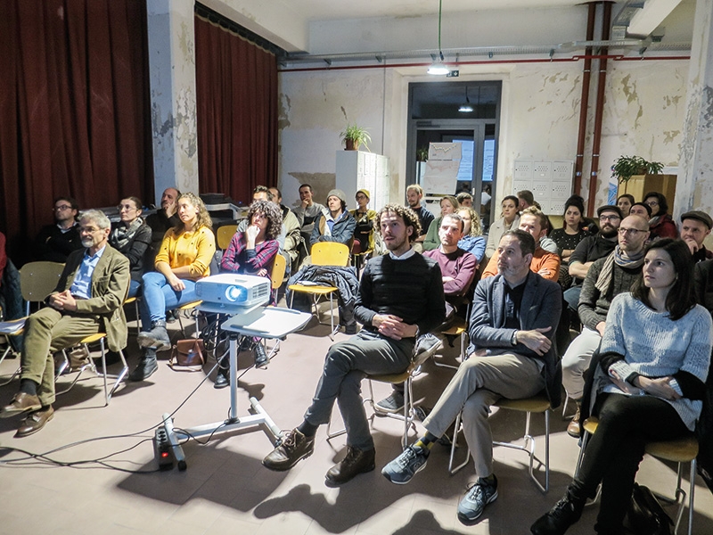 Beim Abschlussevent des EU-Projektes ALPJOBS trafen sich Jugendliche und Vertreter der Wirtschaft und verschiedener Verbände in der Drususkaserne in Schlanders. 