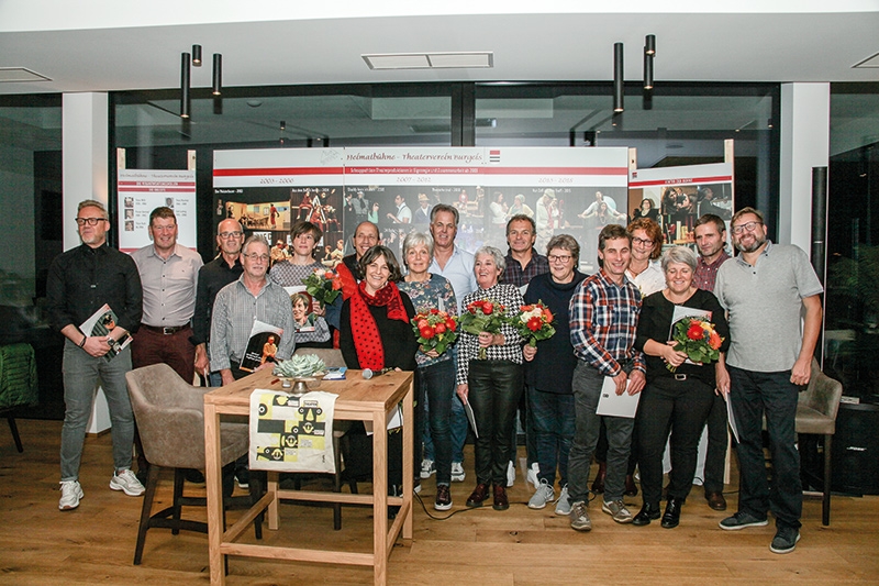 Anerkennung gab es für Schauspieler und für die vielen Fleißigen im Hintergrund für Amusement sorgten einige Theatereinlagen