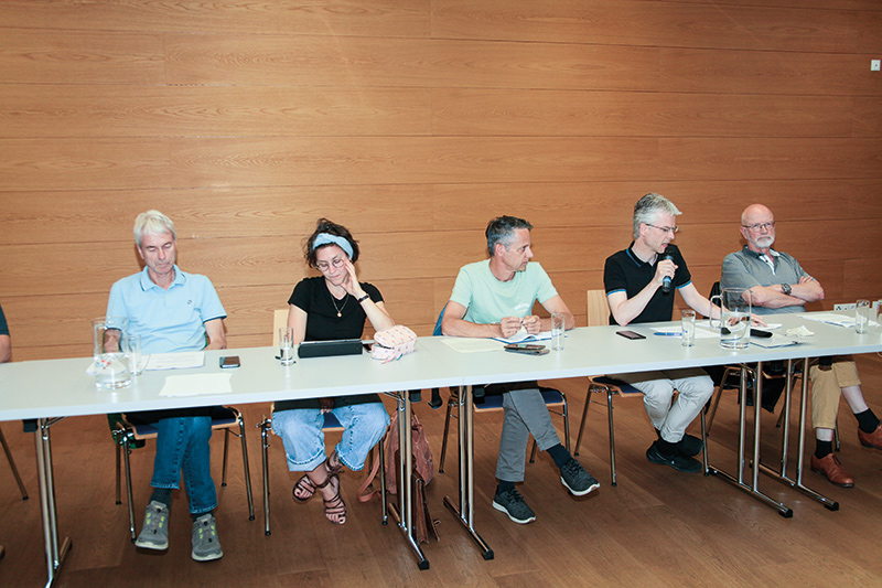 Gemeinsam für Prad v.l.: der ehemalige BM Karl Bernhart, Greta Brenner, Udo Thoma, Ralph Brenner und Wunibald Wallnöfer: „Als SVP wolltet ihr allein regieren und so habt ihr die politische Verantwortung.“ 