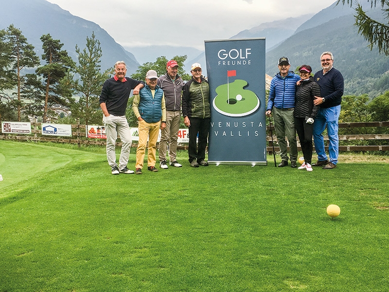 Gute Laune herrschte bei Präsident Josef Hofer und Vize Johann Plörer und bei den erfolgreichen GolferInnen