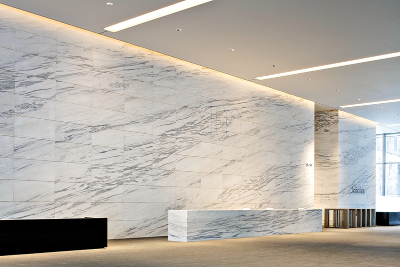  Die Lobby des Hochhauses. Beeindruckende Gesamtwirkung in LASA VENATO®™.