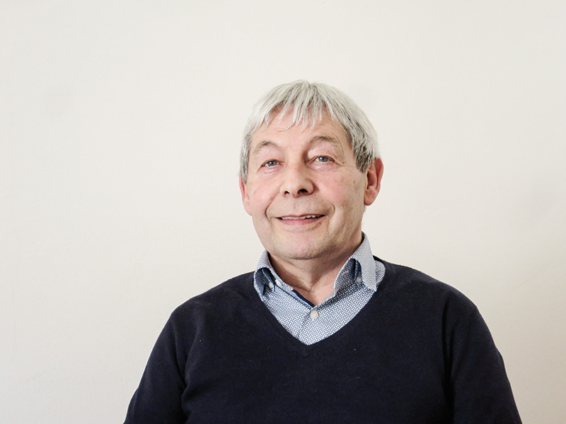 Christian Folie,  geboren 1953 in Mals, seit 1982 bei der Caritas Beratungsstelle in Schlanders, seit 1990 der verantwortliche Stellenleiter der Psychosozialen Beratung, seit 01. April 2019 im Ruhestand