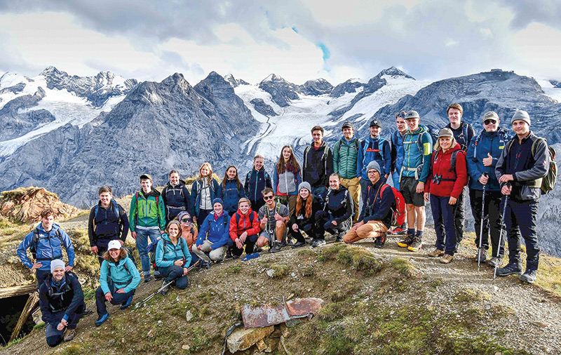 Exkursionen, Vorträge und Workshops standen auf dem Programm des diesjährigen Gletschercamps für Schülerinnen und Schüler im Nationalpark Stilfserjoch.