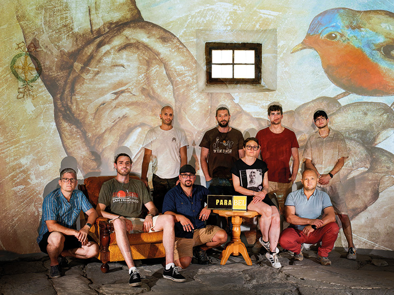 ParaBel Artspace Team: hinten v. l.: Thomas Biedermann, Roland Schölzhorn, Maximilian Thoman, Julian Fliri. vorne v. l.: Thomas Mayr, Otto Gemassmer, Simon Rainer, Heike Niederholzer,  Carletto Bonavigo