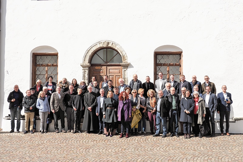 Ende März fanden die 24. Marienberger Klausurgespräche im Kloster Marienberg statt. Rund 50 Personen aus dem ganzen Land beschäftigten sich in Referaten, Kleingruppen und Diskussionen mit dem Thema „Perspektiven der Zuversicht“. 