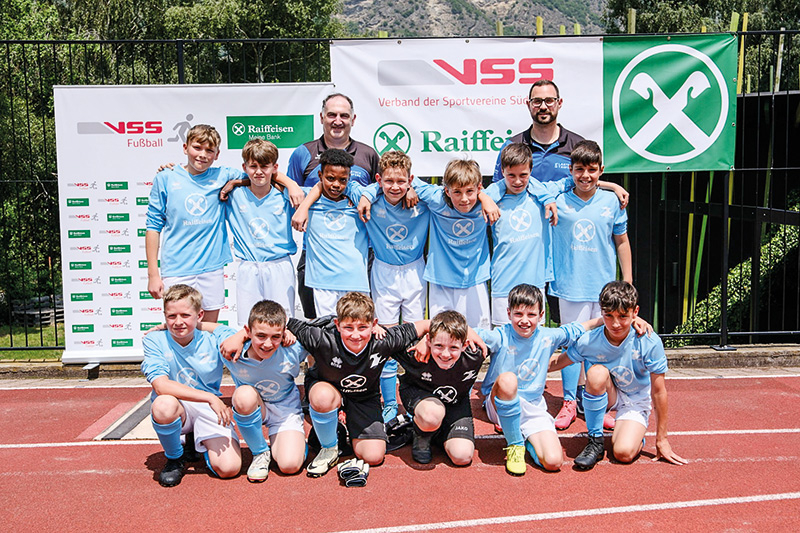 Der neue VSS/Raiffeisen Jugendfußball-Landesmeister der Kategorie U10, die SPG Obervinschgau, die sich im Finale mit 4:2 gegen Team Buga durchsetzen konnte.