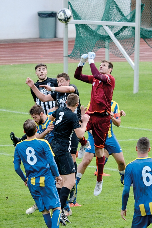Im Derby gegen Naturns musste sich Latsch zu Hause  geschlagen geben.