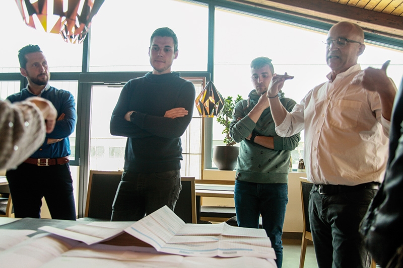 v.l.: BM Ulrich Veith, Alexander Marx, Simon Wallnöfer und Ronald Patscheider - Ansprechpartner vor Ort, um Probleme auf der Baustelle rasch lösen zu können