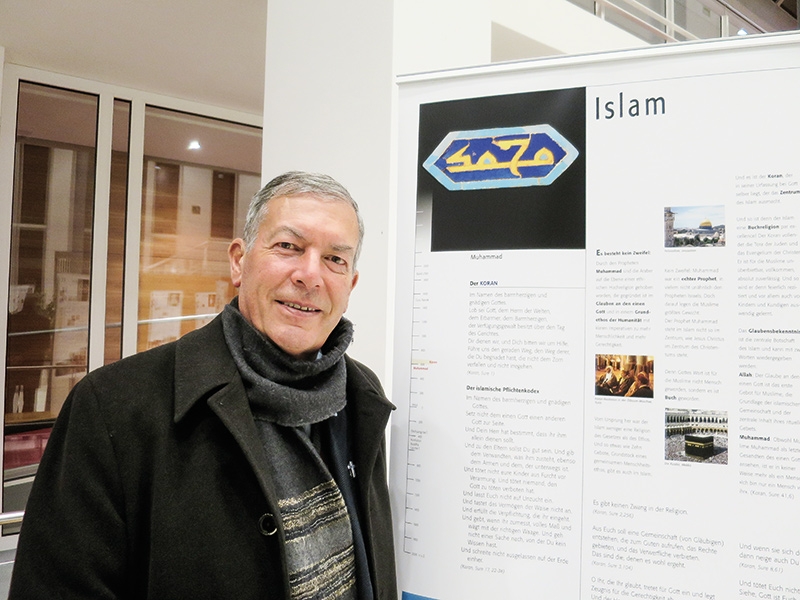 Der Brixner Theologieprofessor Paolo Renner referierte im Rahmen der Ausstellung zu den Weltreligionen im Kulturhaus von Schlanders über den Islam.  