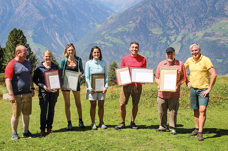 Auf der Naturnser Alm wurden die Ehrenzeichen überreicht