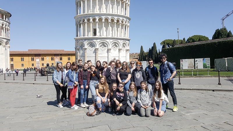 Bei einer dreitägigen Lehrfahrt in die Toskana besuchten Schüler der Mittelschule Schlanders Pisa, Florenz und auch die Guardia Costiera (Küstenwache) in der Hafenstadt Viareggio. 