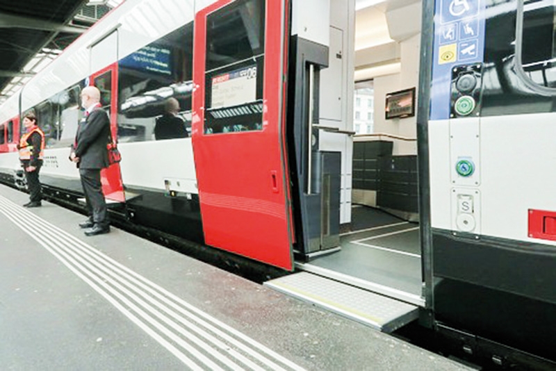 Der Giruno hat verschiedene Rampen, damit er auch im Ausland barrierefrei zugänglich ist. Im Ausland haben die Perrons nämlich eine andere Höhe.