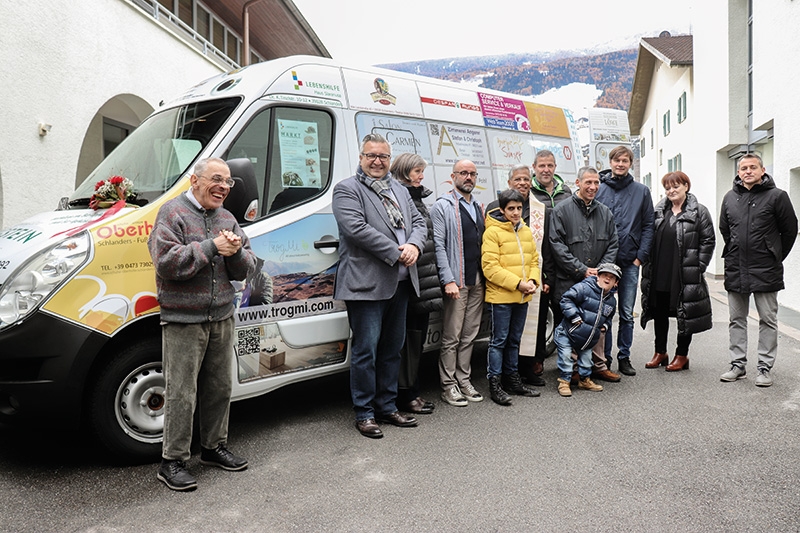 Einweihung des neuen Fahrzeugs am Haus Slaranusa