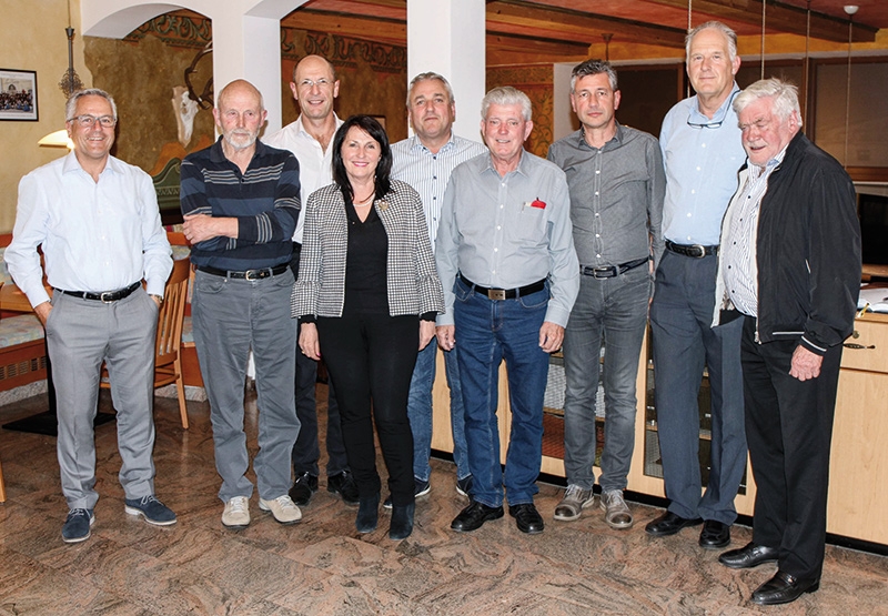 Mitglieder des SWR-EA Bezirksausschuss Vinschgau v.l.: Johann Wallnöfer, Raimund Prugger, Andreas Tappeiner, Rita Egger, Franz Marx, Karl Pfitscher, Ulrich Linser, Thomas Rinner und Hans Moriggl