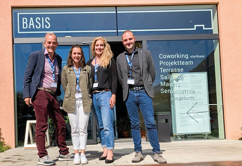 Die Teilnehmer aus dem Vinschgau: v.l. hds-Bezirkspräsident Dietmar Spechtenhauser, die Schlanderser Ortsobfrau Karin Gluderer, Ramona Kuen von Schlanders Marketing und Bezirksleiter Aaron Pircher.