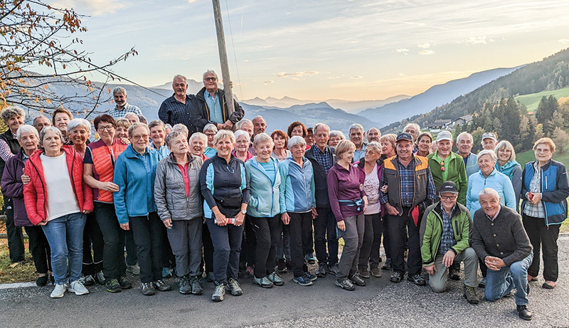 Gruppenbild nach dem Törggelen 2022 Richtung unteres Eisacktal