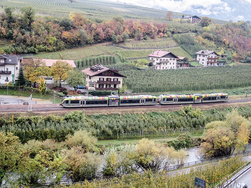30 Jahre wurde gekämpft bis 1906 die alte Bahn fuhr, 15 Jahre nach der Schließung fuhr die neue Bahn erstmals am 05.05.2005  und nun, nach 15 erfolgreichen Jahren wird die Bahn elektrifiziert. 