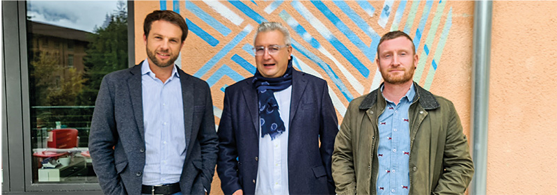 v.l.: Vorstandsmitglied von BASIS und Initiator Michael Wunderer, Bezirkpräsident Dieter Pinggera und BASIS-Geschäftsführer Hannes Götsch; (im Bild fehlt Luca Daprá (Projektleiter BASIS)