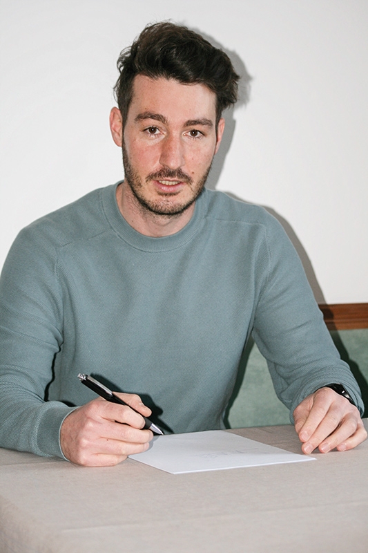 Martin Pinggera, geb. 1988,  Laatsch 2015 Abschluss Masterstudium Architektur in Innsbruck;  2016 – 2018 Mitarbeiter architectura La Chasa in Müstair 2018 Eintragung in die Kammer der Architekten 2019 Gründung Modunita architects SA,  2019 SIA Architekt (Schweizerischer Ingenieur- und  Architektenverein)