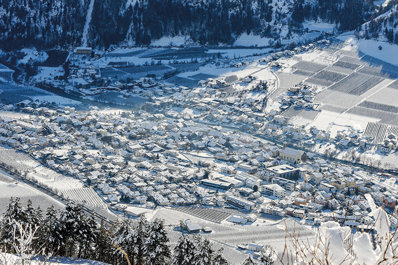 Durch die Erderwärmung fällt immer mehr winterlicher Niederschlag als  Regen anstelle von Schnee. Das winterliche Laas im November 2019.