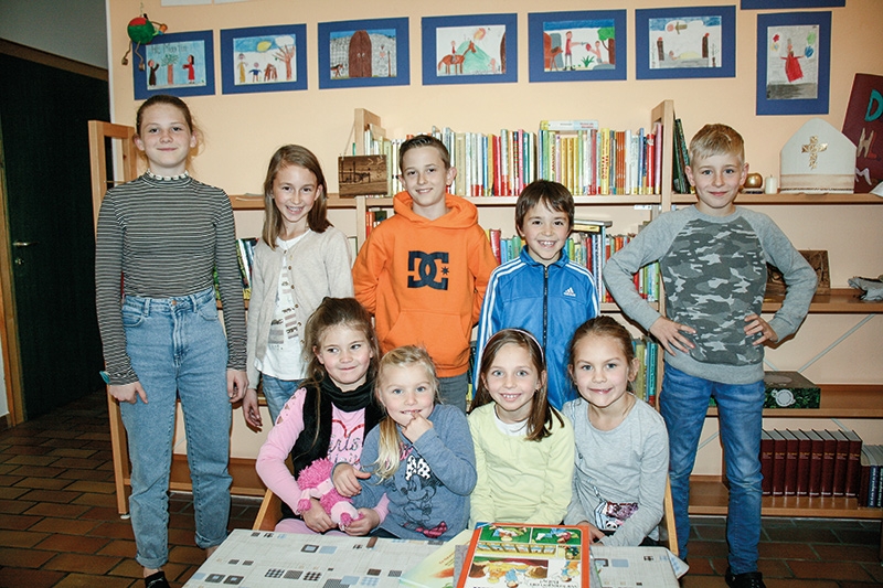 v.l. stehend: Sofie Winkler und Annamaria Paulmichl (Initiatorinnen), Maris Paulmichl, Noah Winkler und Janik Höchenberger; v.l. sitzend: Mara Gunsch, Valentina Saurwein, Lina Winkler und Annalena Steck