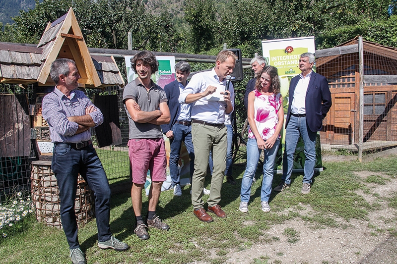v.l.: VI.P Obmann Thomas Oberhofer, Thomas Niedermayr, Paul Wierer von AGRIOS,  Moderator Markus Frings, Toni Riegler von Bioland, Iris Steck und der Obmann des  Apfelkonsortiums Georg Kössler in Partschins