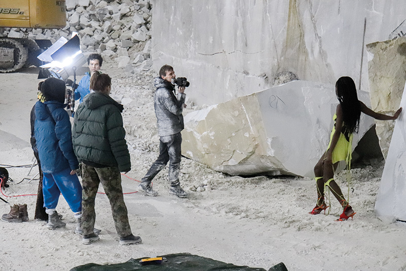 Der Laaser Marmorbruch als einzigartige Kulisse für das internationale Fotoshooting Anfang Jänner mit Mode-Starfotograf Markus Pritzi aus Tartsch