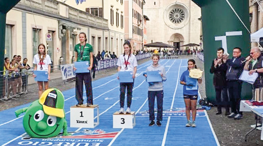 Hanna Platzgummer auf dem Podest