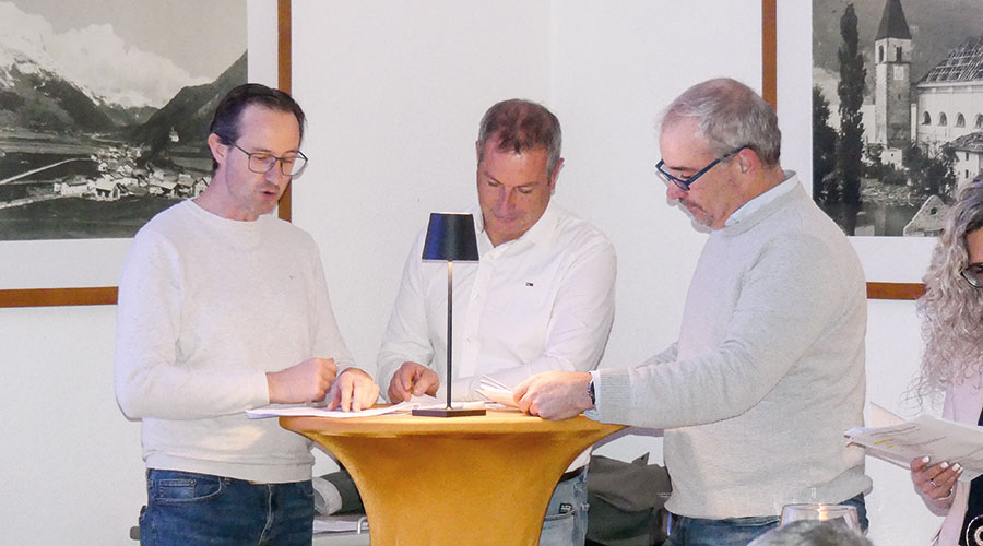 Albert Maas, Michael Prenner und Roland Folie lasen Textpassagen aus „Aussigwassrt“