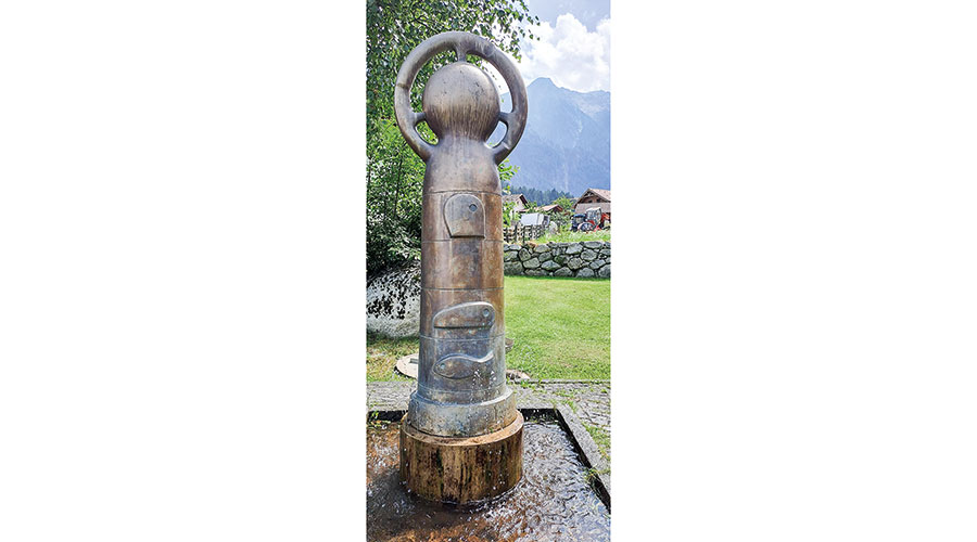 Die Brunnenplastik in Bronze