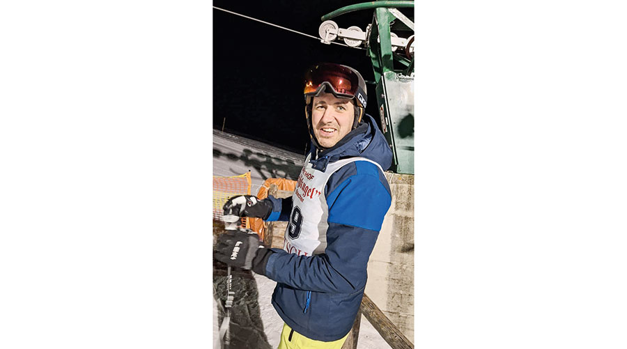 Der Präsident des Skiliftvereins Fabian Telser kurz vor dem Rennen- immer entspannt (Foto: Karin Thöni)