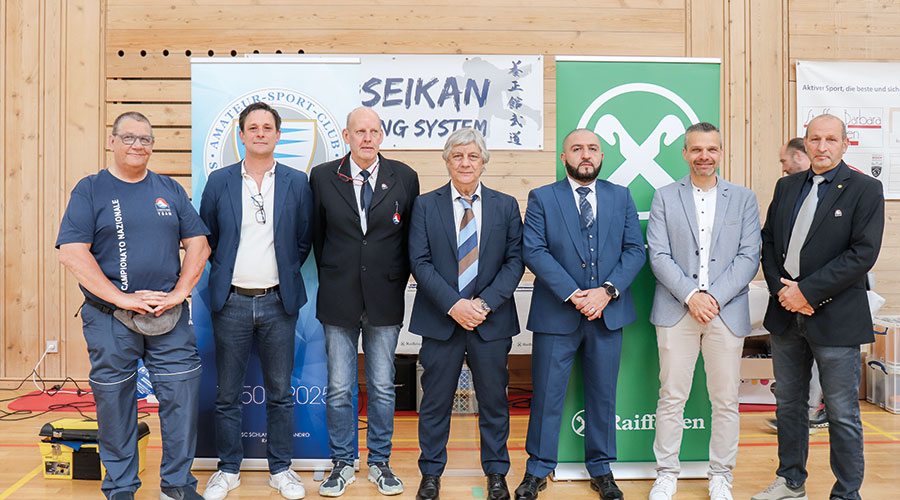 v. l. Heinz Fritz, Georg Hasenburger, Klaus Schwienbacher, Valentino Straser, Ahmed Bouaraba, Jürgen Tragust und Roman Patuzzi