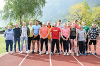 Dolores Stecher (Präsidentin Viva:Latsch), Viva:Latsch-Betriebsleiter Simon Schatzer, Sportreferent Manuel Platzgummer, Coach Sven Lang und seine Schützlinge.