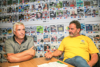 Die Landtagskandidaten Sepp Noggler (SVP) und Markus Hafner (TeamK), beide aus Mals, im Streitgespräch in der Redaktion des Vinschgerwind