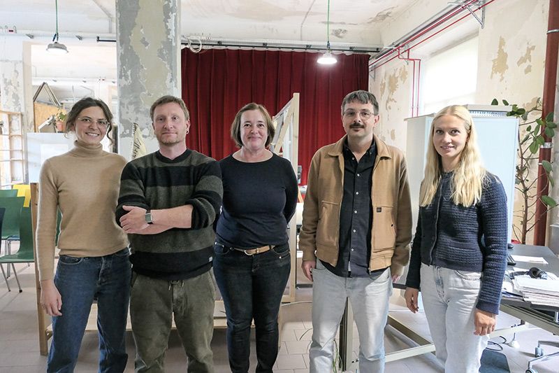 Jubiläumsfeier: 5 Jahre Coworking Space in der BASIS v. l.: Christina Gamper, Hannes Götsch, Christine Kaaserer, Stefan Wenger und Magda Tumler